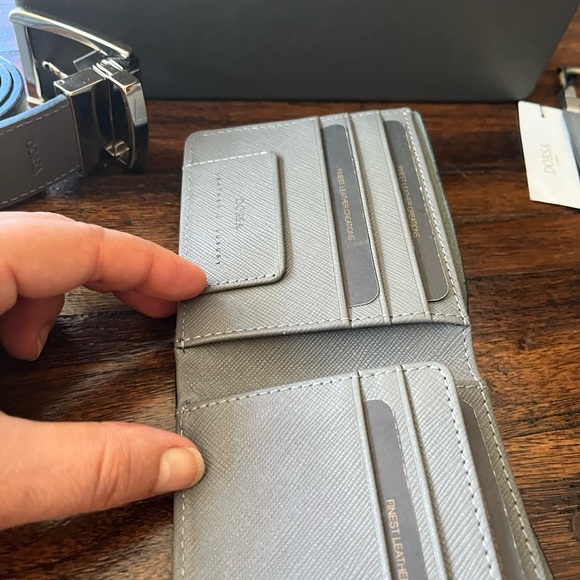 A new real leather accessories.(belt, wallet, key chain) - Picture 3 of 5